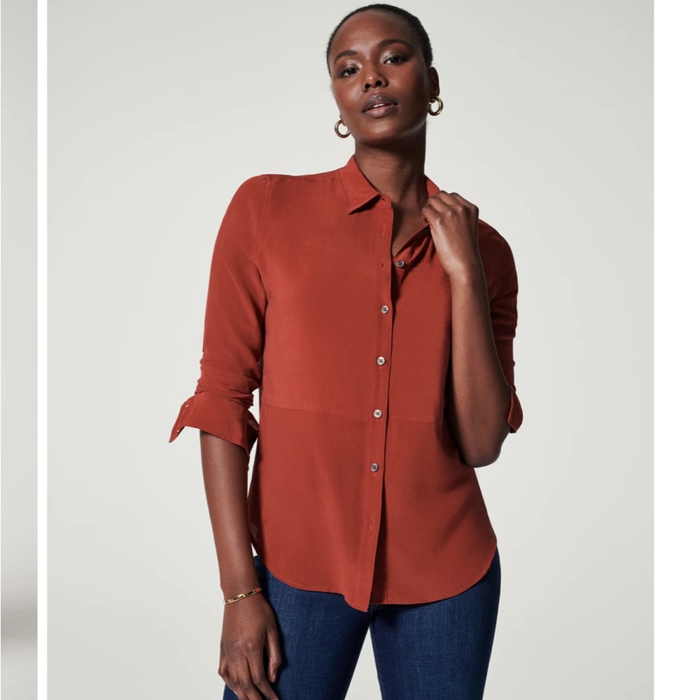 SPANX Low Maintenance Silk Button Down Red Size 1X